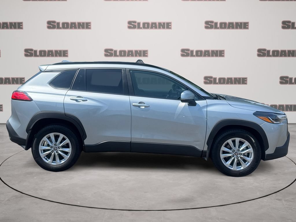 Used 2024 Toyota Corolla Cross LE AWD/4WD image 6