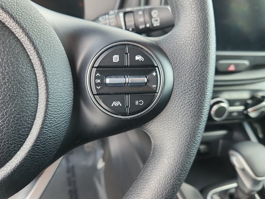 Used 2025 Kia Soul LX FWD image 19