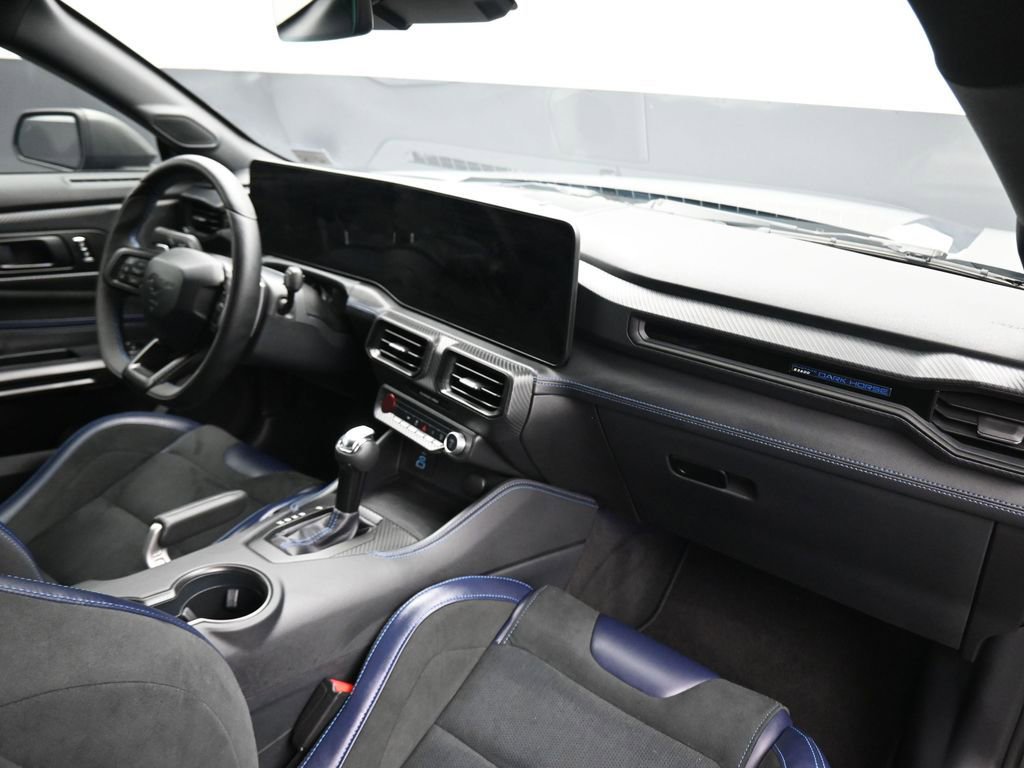 Used 2025 Ford Mustang Dark Horse image 41