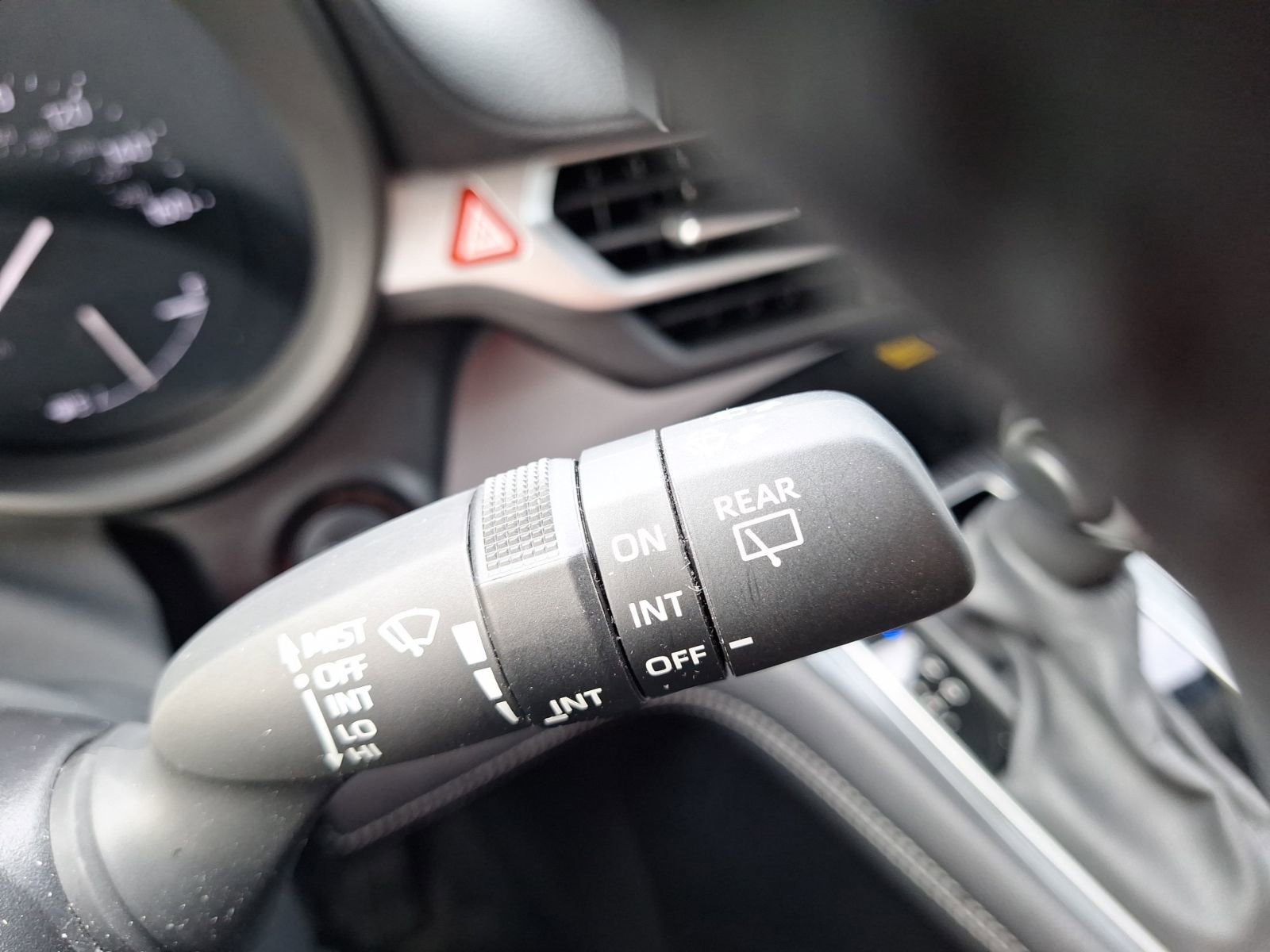 Used 2025 Toyota Sienna XLE image 24