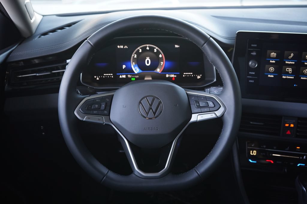 New 2026 Volkswagen Jetta SE FWD image 10