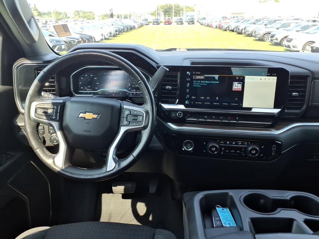 Used 2022 Chevrolet Silverado 1500 LT AWD/4WD image 14