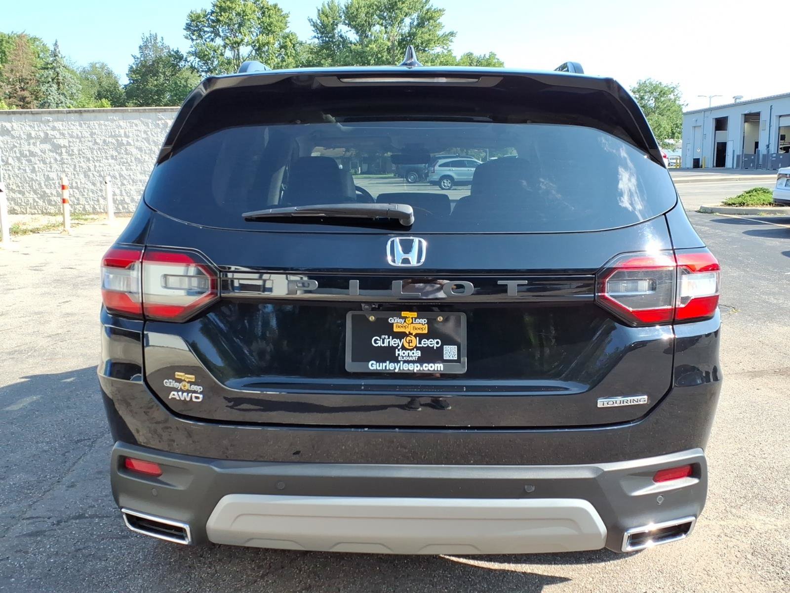 Certified 2025 Honda Pilot Touring image 11