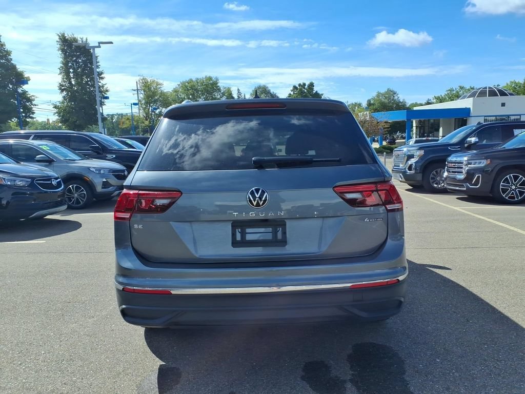 Used 2024 Volkswagen Tiguan SE AWD/4WD image 6
