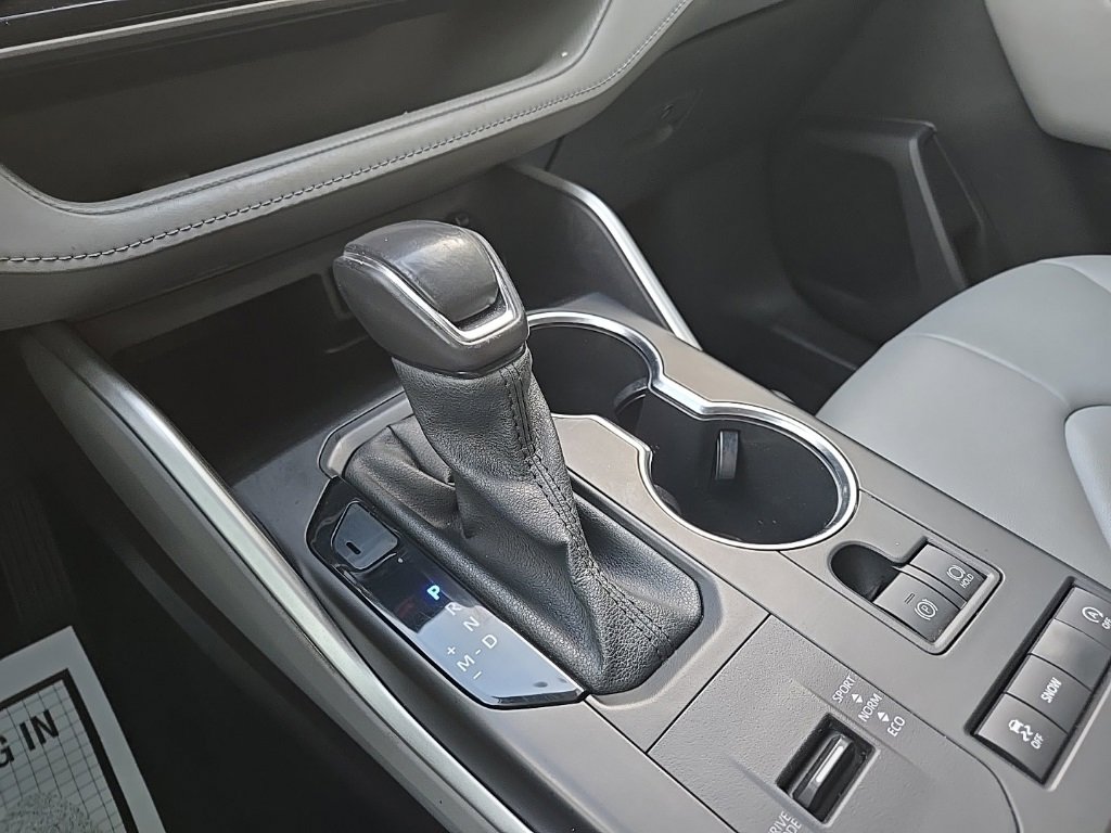 Used 2021 Toyota Highlander XLE image 59