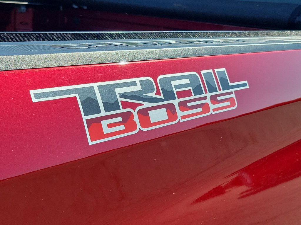 Used 2021 Chevrolet Silverado 1500 LT Trail Boss w/ Convenience Package II AWD/4WD image 36