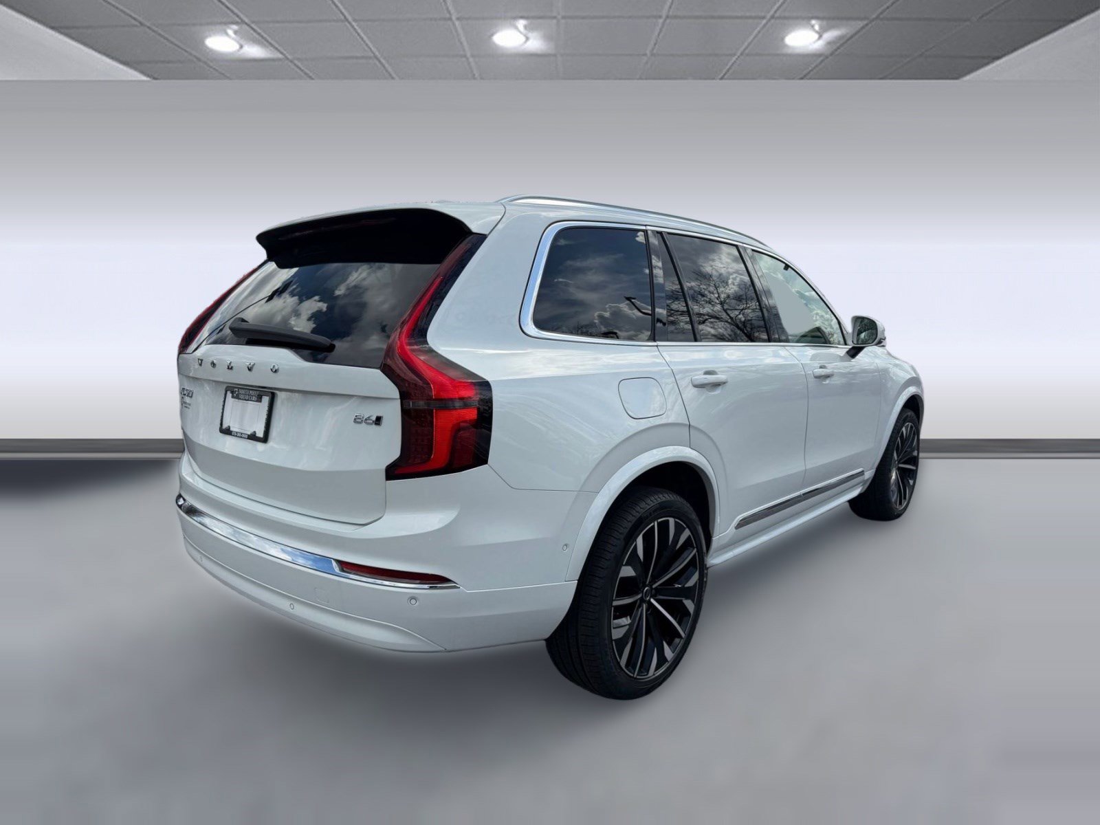 New 2026 Volvo XC90 B6 Ultra w/ Protection Package image 9