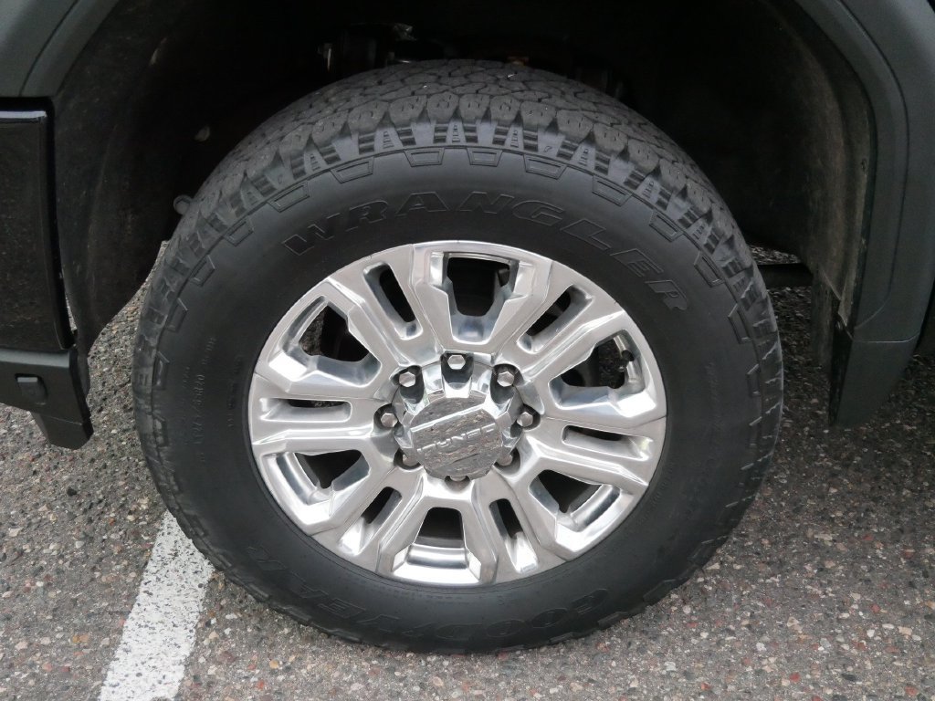Used 2023 GMC Sierra 3500 Denali AWD/4WD image 8