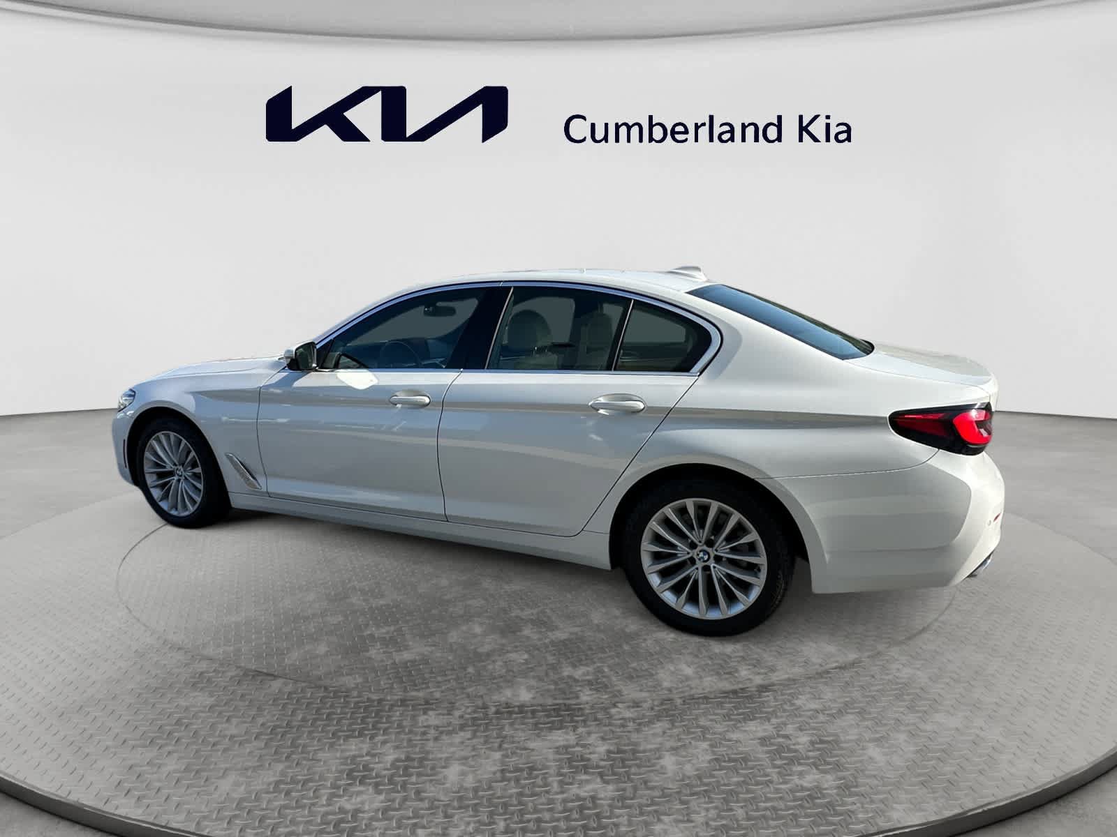 Used 2023 BMW 530i xDrive w/ Premium Package AWD/4WD image 3