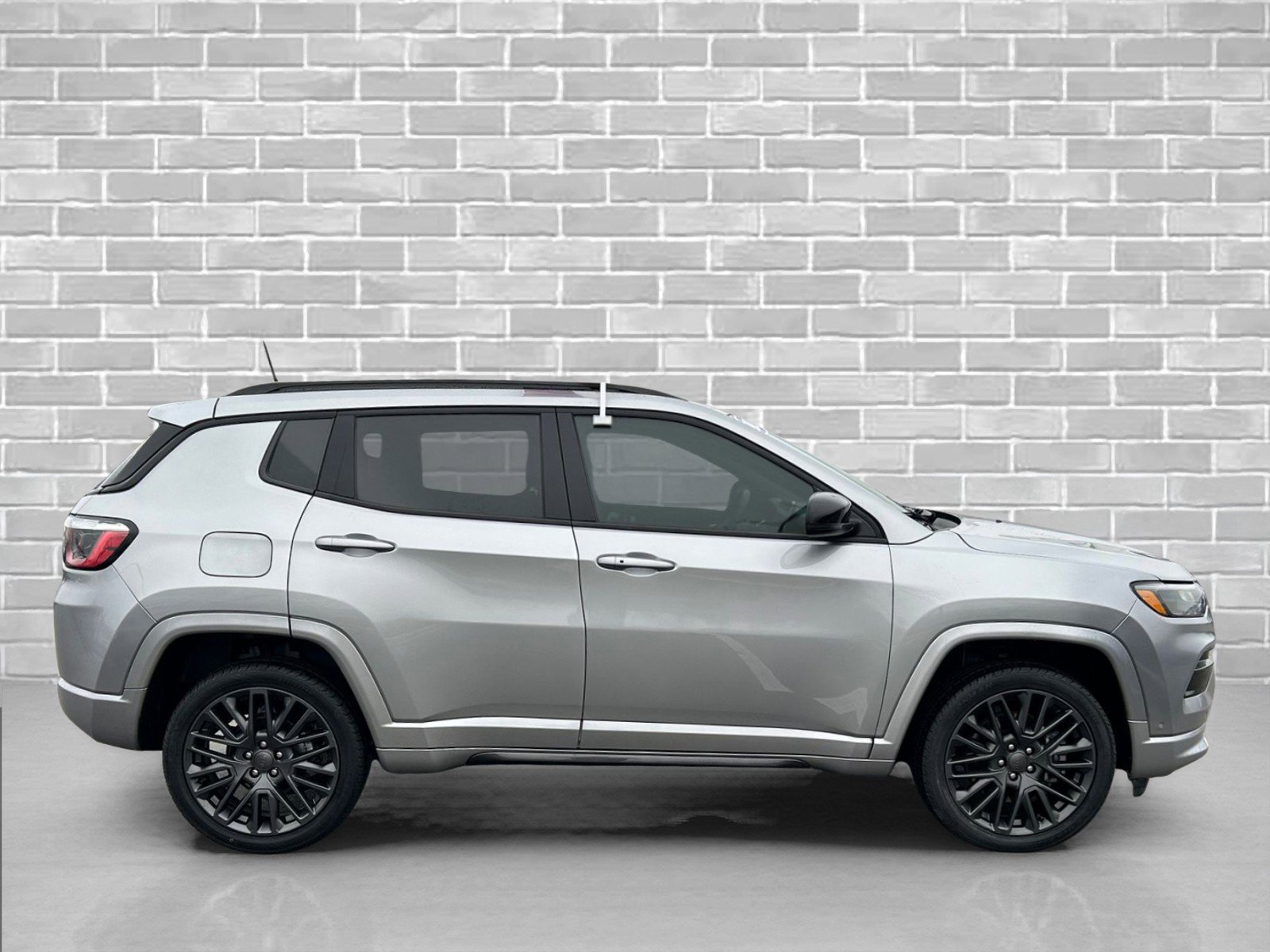 Used 2023 Jeep Compass Limited image 6