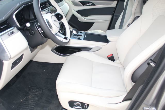 New 2026 Jaguar F-PACE R-Dynamic S image 20