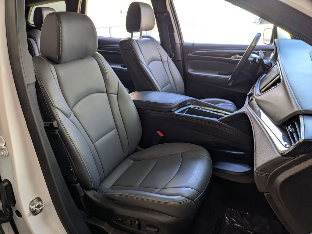 Used 2024 Buick Enclave Premium AWD/4WD image 28