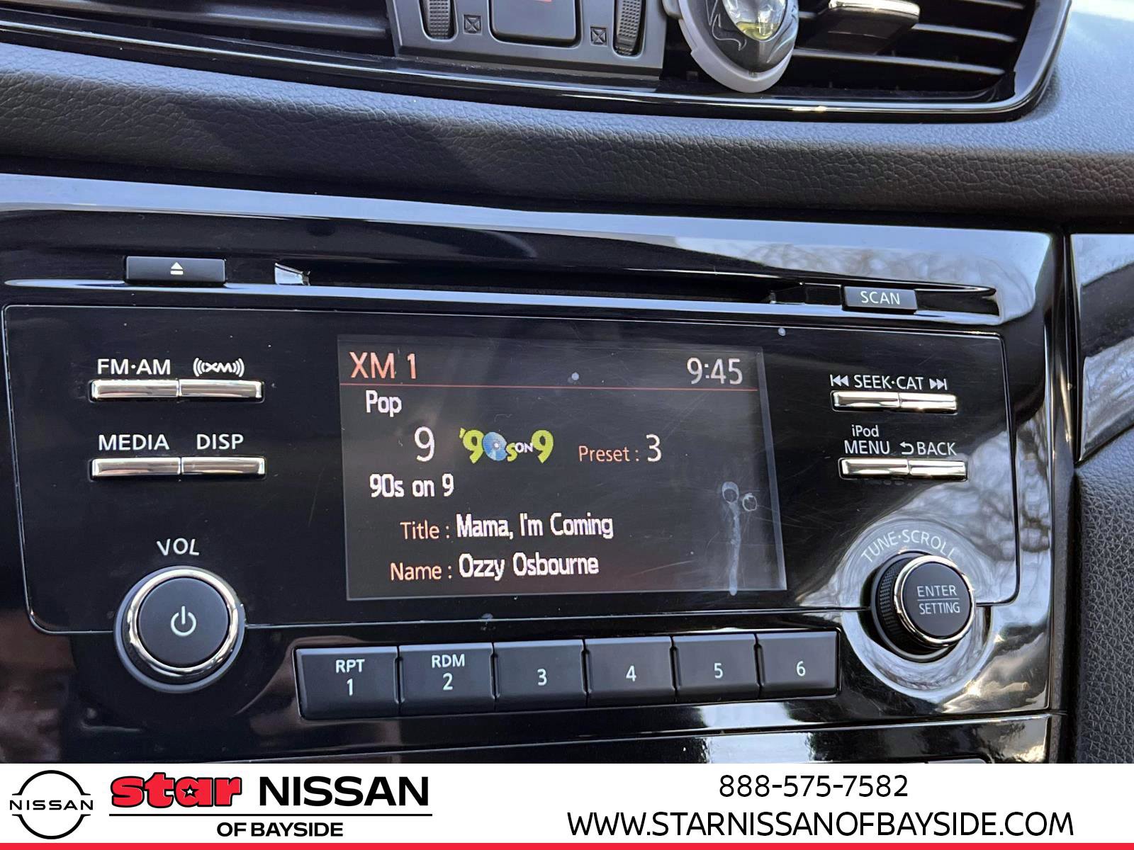 Used 2017 Nissan Rogue Sport SV AWD/4WD image 26