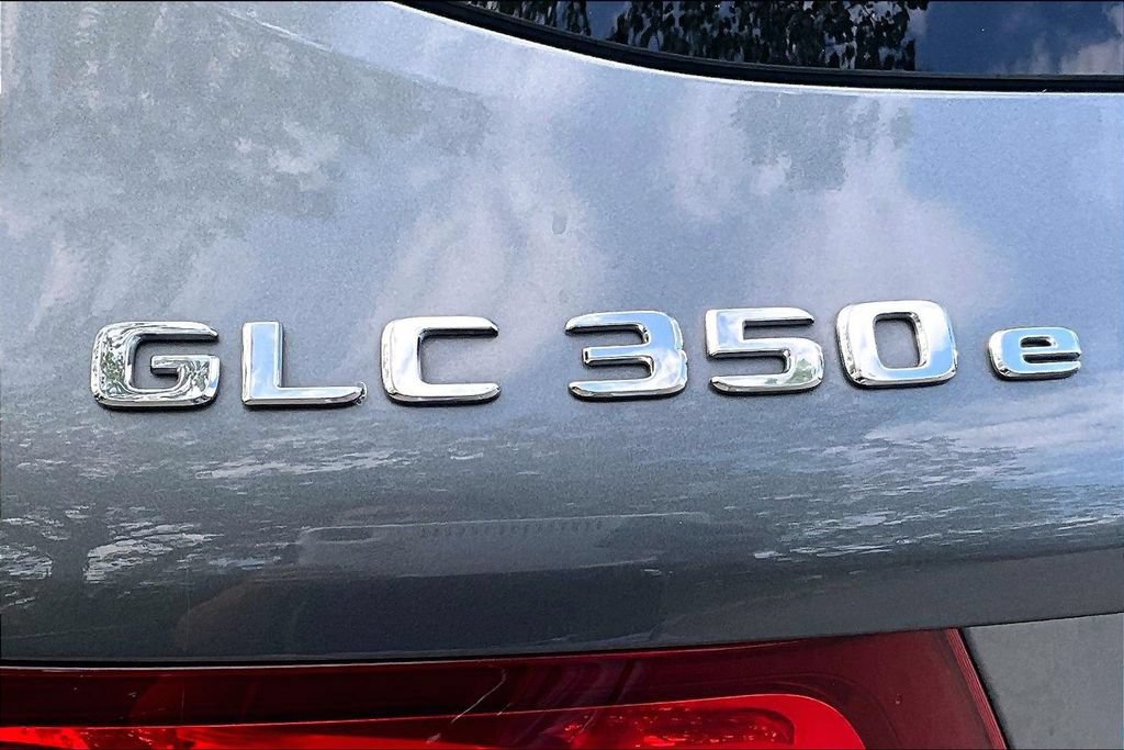 Used 2019 Mercedes-Benz GLC 350e 4MATIC w/ Premium Package image 42
