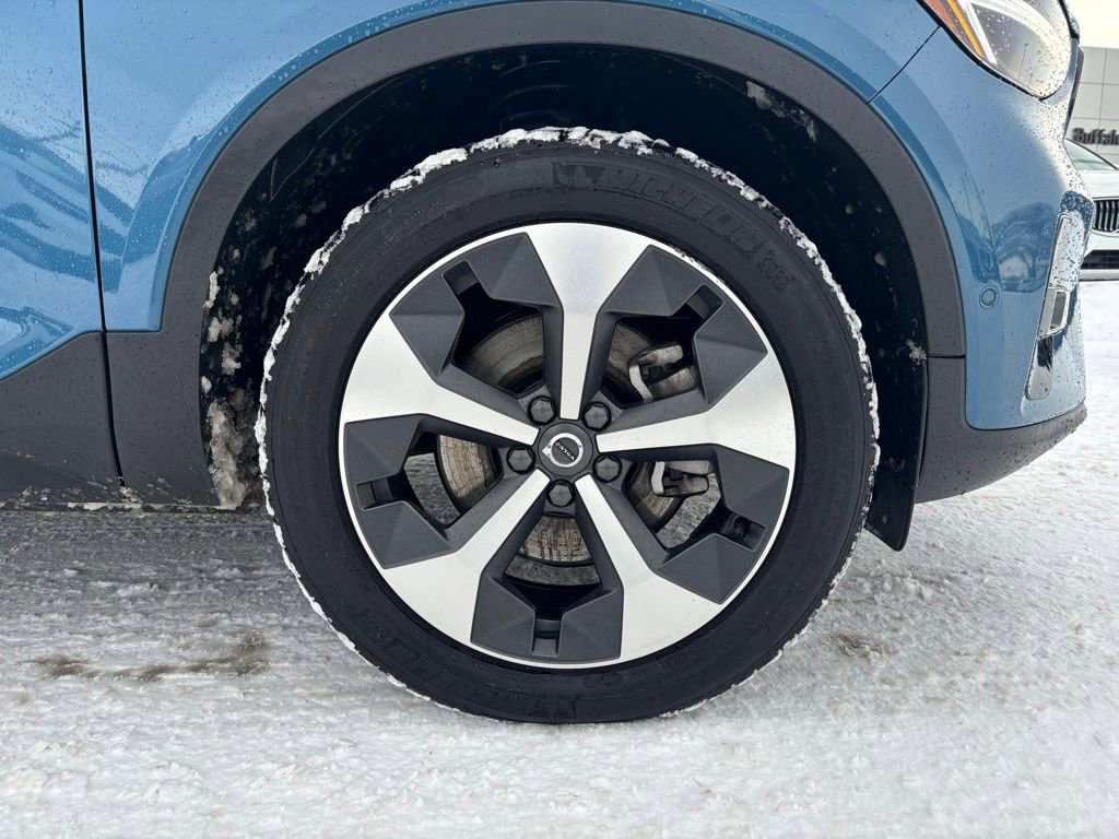 Certified 2023 Volvo XC40 B5 Plus w/ Driver Assist Package image 29