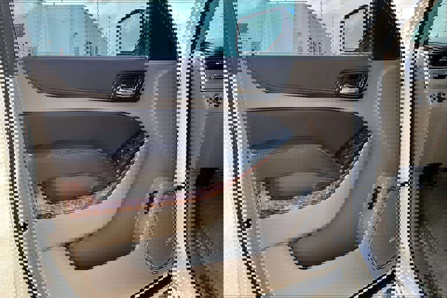 Used 2016 Chevrolet Tahoe LTZ RWD image 19