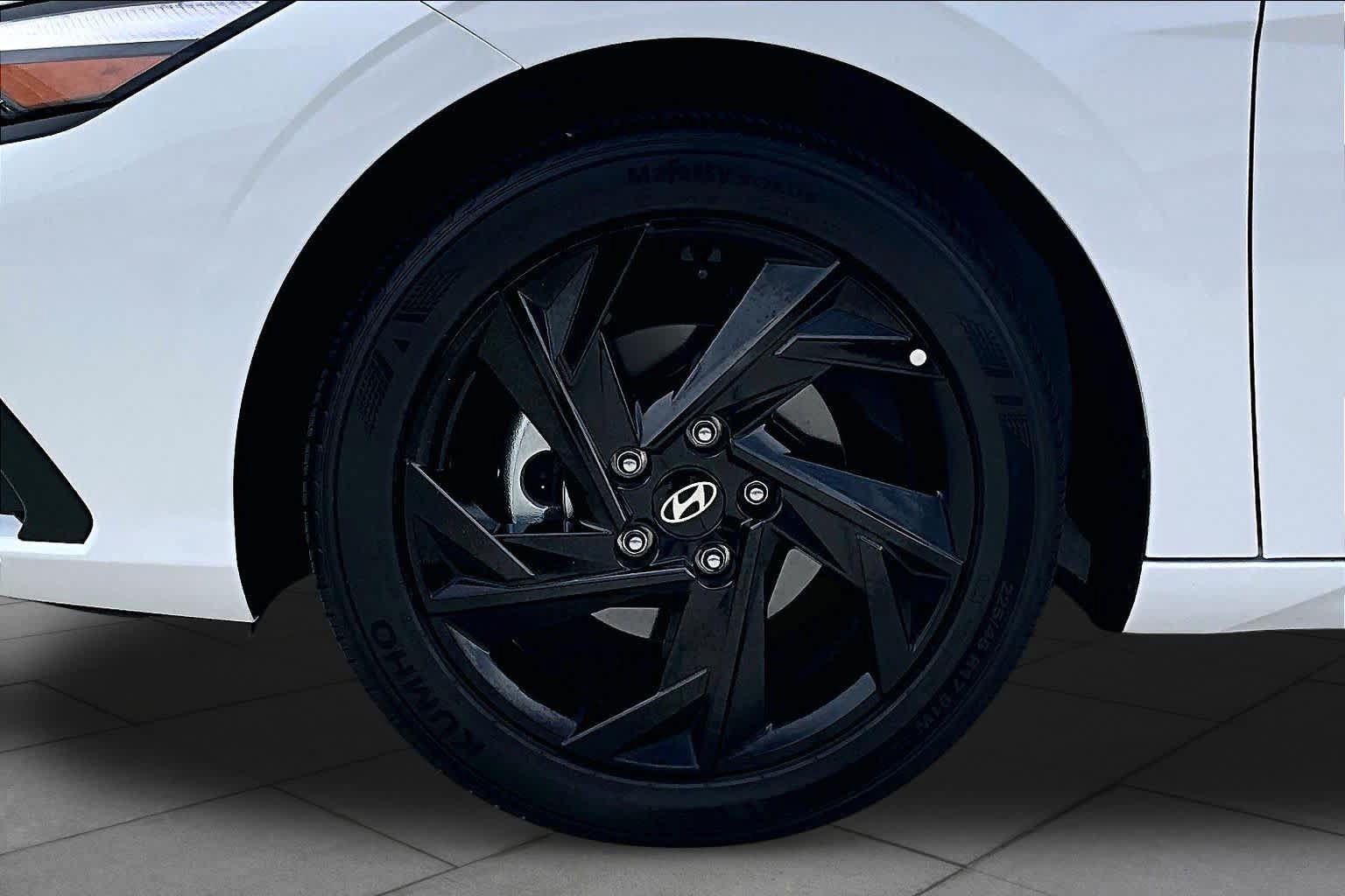 Used 2026 Hyundai Elantra Sport FWD image 10