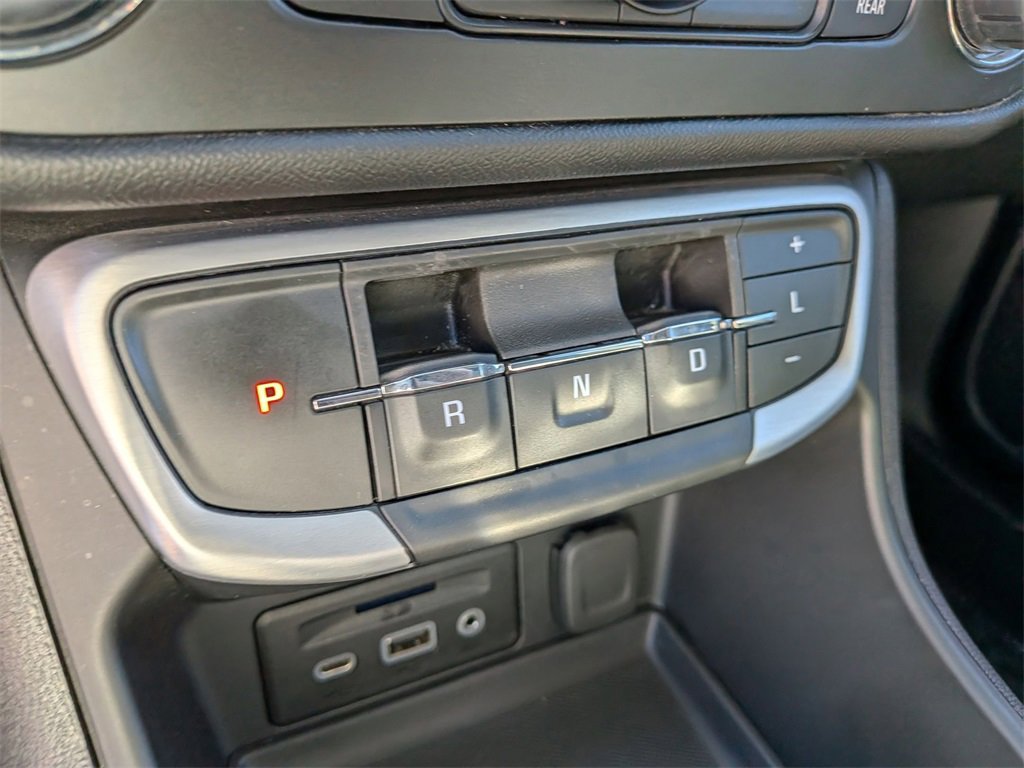 Used 2024 GMC Terrain SLT image 18
