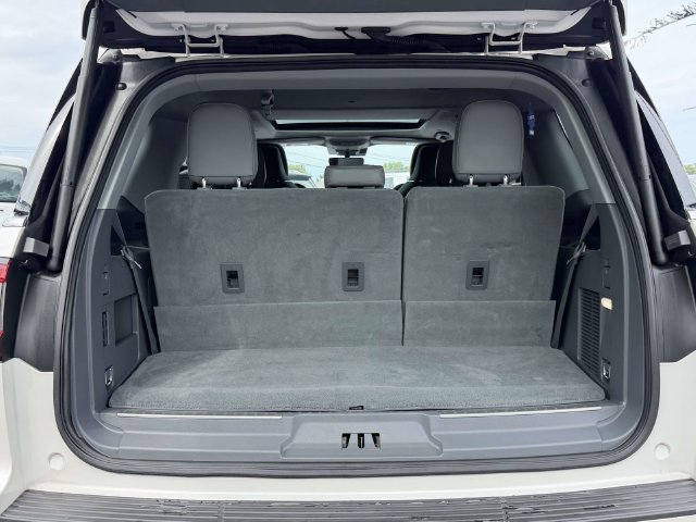 Used 2018 Lincoln Navigator Reserve w/ Technology Package AWD/4WD image 6