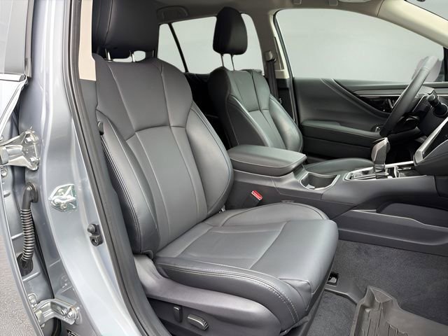 Used 2025 Subaru Outback Limited AWD/4WD image 15