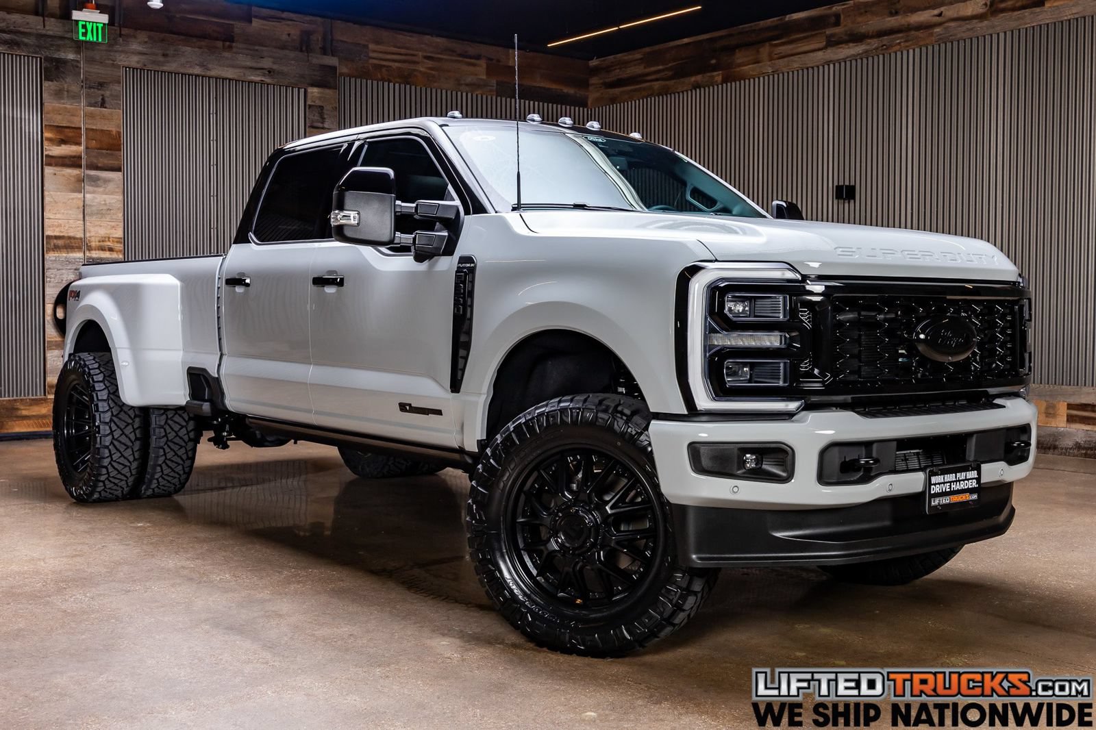Used 2026 Ford F350 Platinum w/ FX4 Off-Road Package AWD/4WD image 1