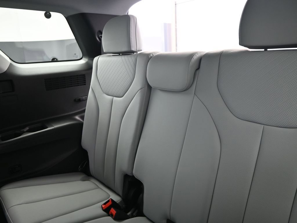 Used 2025 Hyundai Palisade SEL AWD/4WD image 15