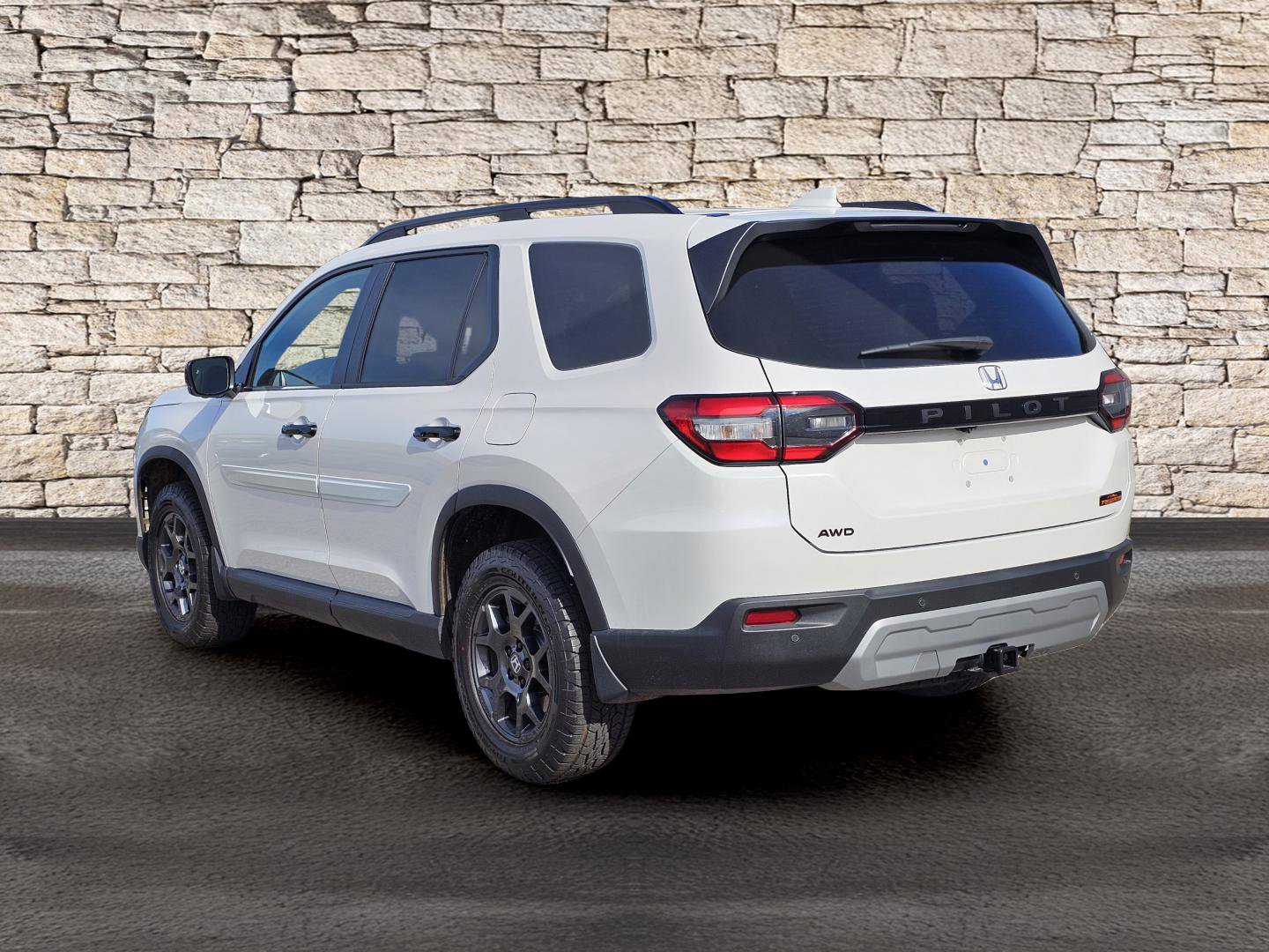 Used 2025 Honda Pilot TrailSport image 9