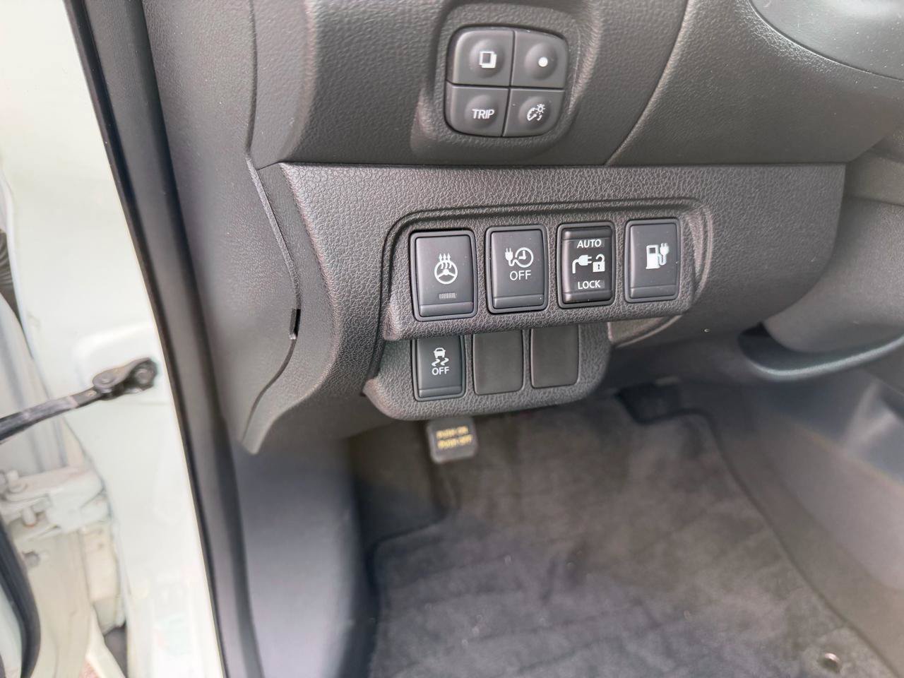 Used 2016 Nissan Leaf SV FWD image 10