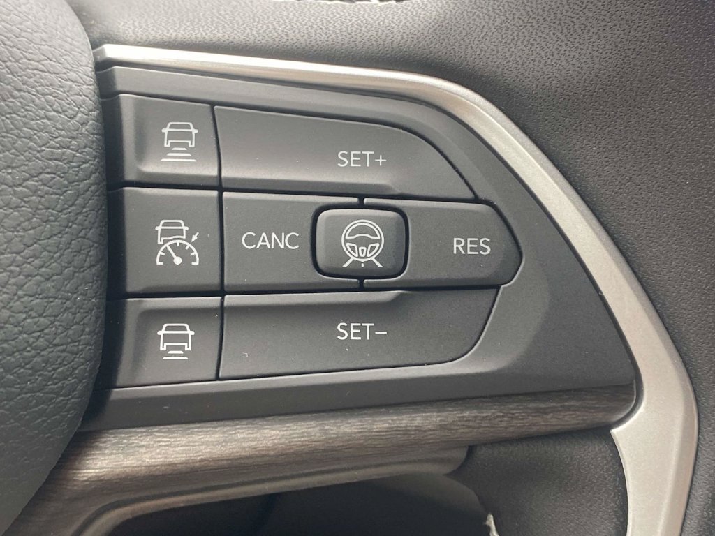 New 2026 Jeep Grand Cherokee Limited w/ Limited Altitude Package RWD image 28