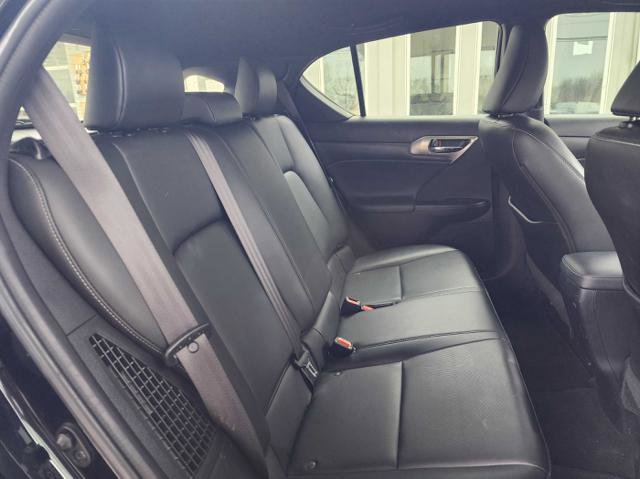 Used 2017 Lexus CT 200h image 16