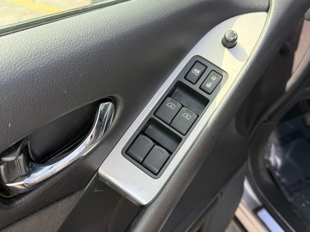 Used 2012 Nissan Murano S image 10
