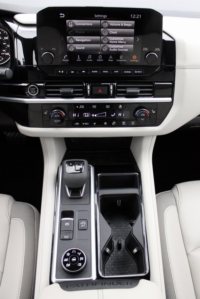 Certified 2024 Nissan Pathfinder SL image 38