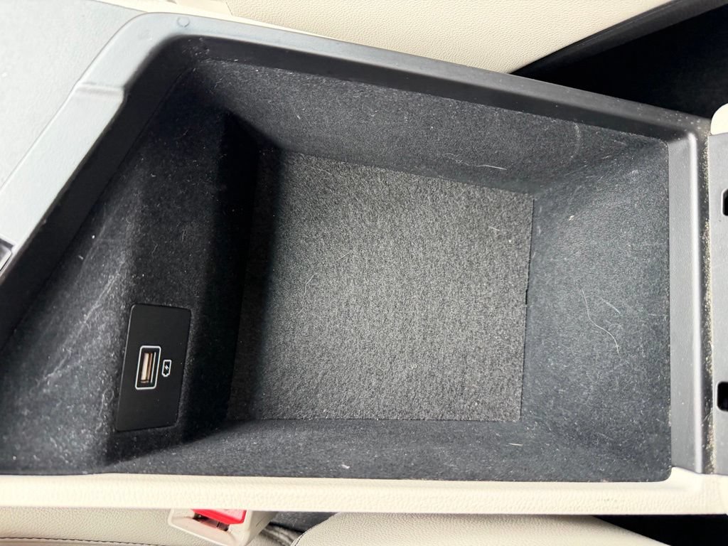 Used 2022 Genesis G70 2.0T RWD image 26