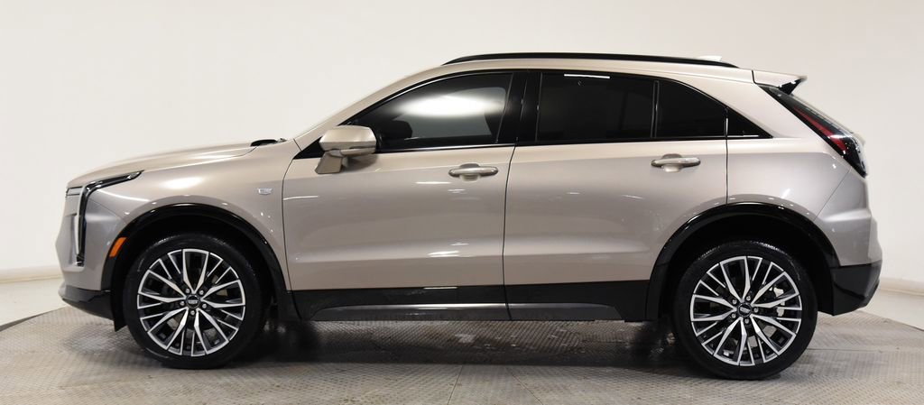 Used 2024 Cadillac XT4 Sport w/ Technology Package image 8