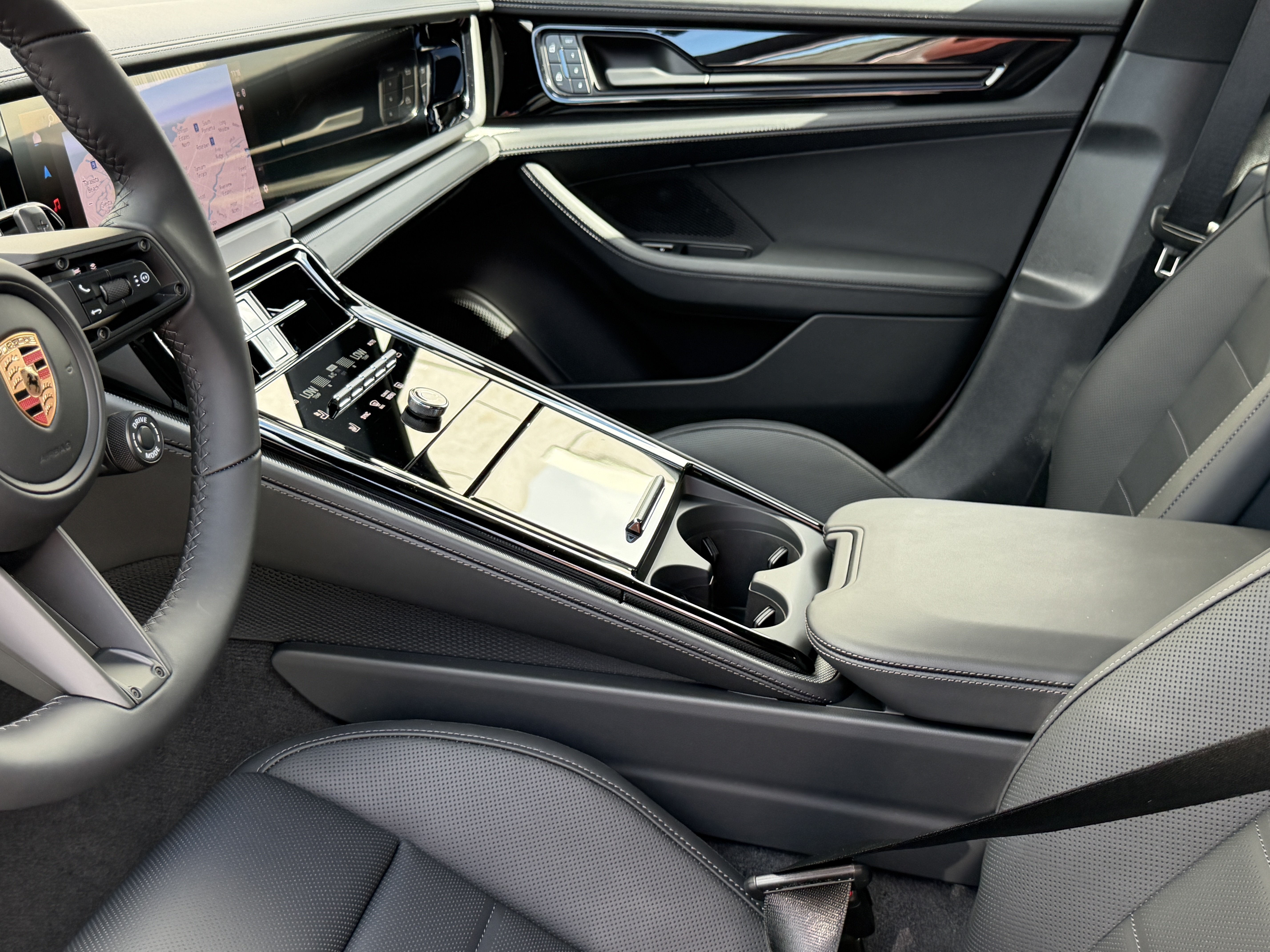 New 2026 Porsche Panamera 4 AWD/4WD image 4