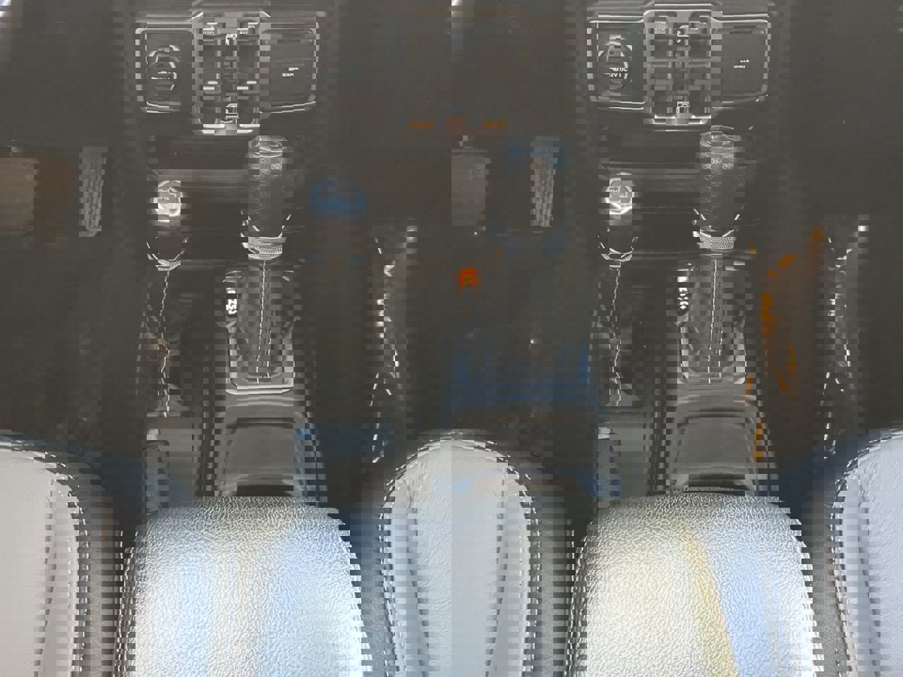 Used 2019 Jeep Wrangler Unlimited Sahara w/ Safety Group image 19