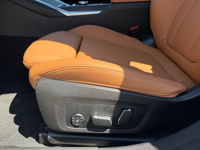 New 2026 BMW 330i xDrive Sedan w/ Premium Package AWD/4WD image 25