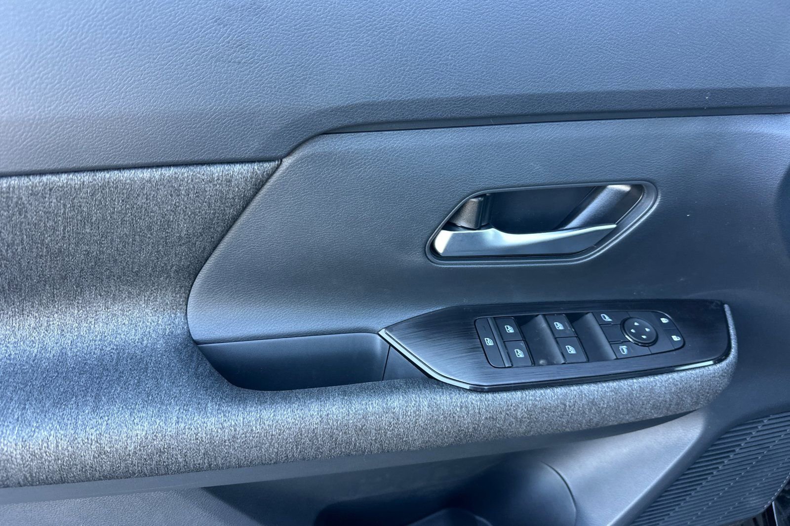 New 2026 Nissan Kicks SV image 12