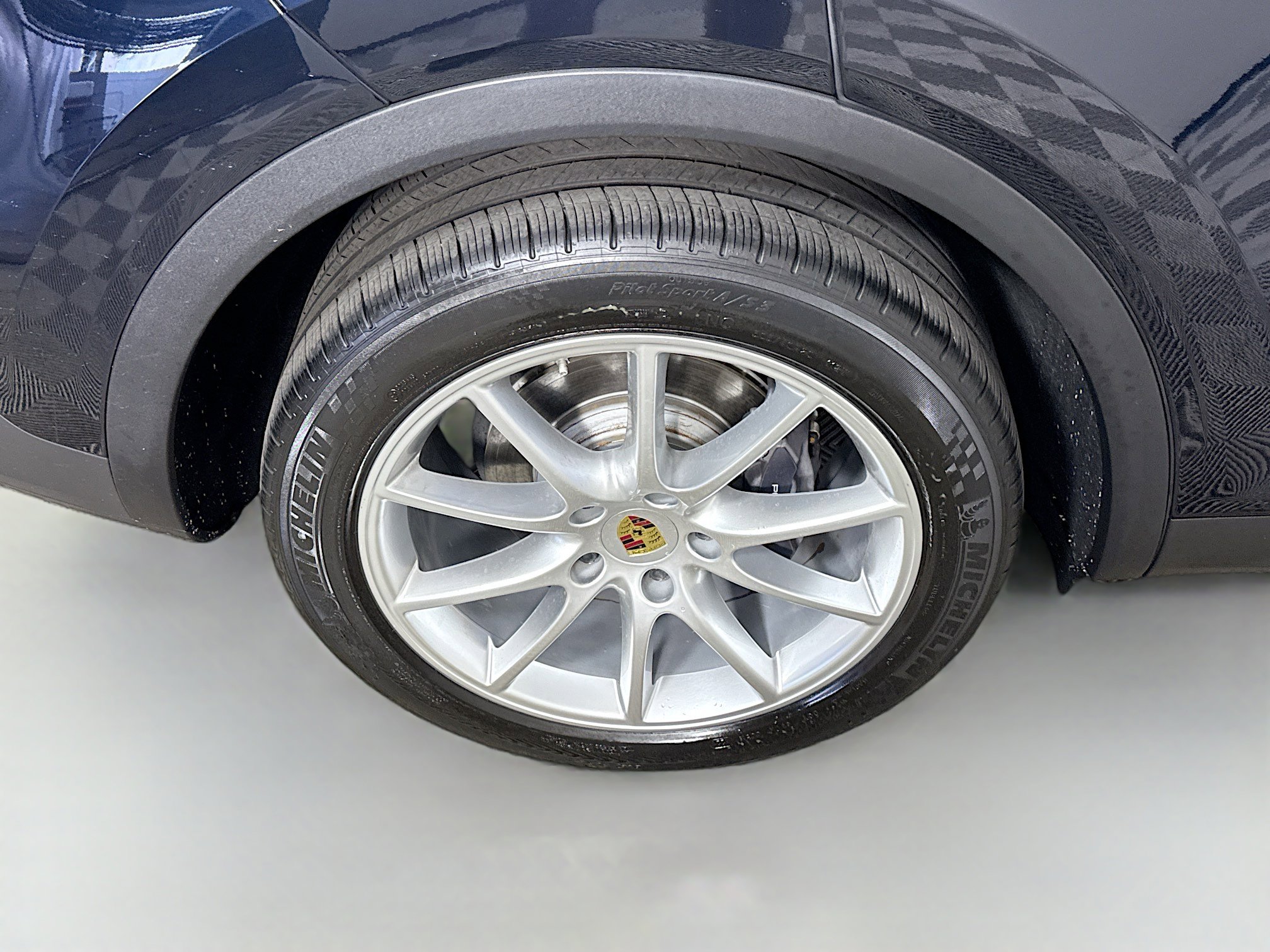 Used 2021 Porsche Cayenne image 32