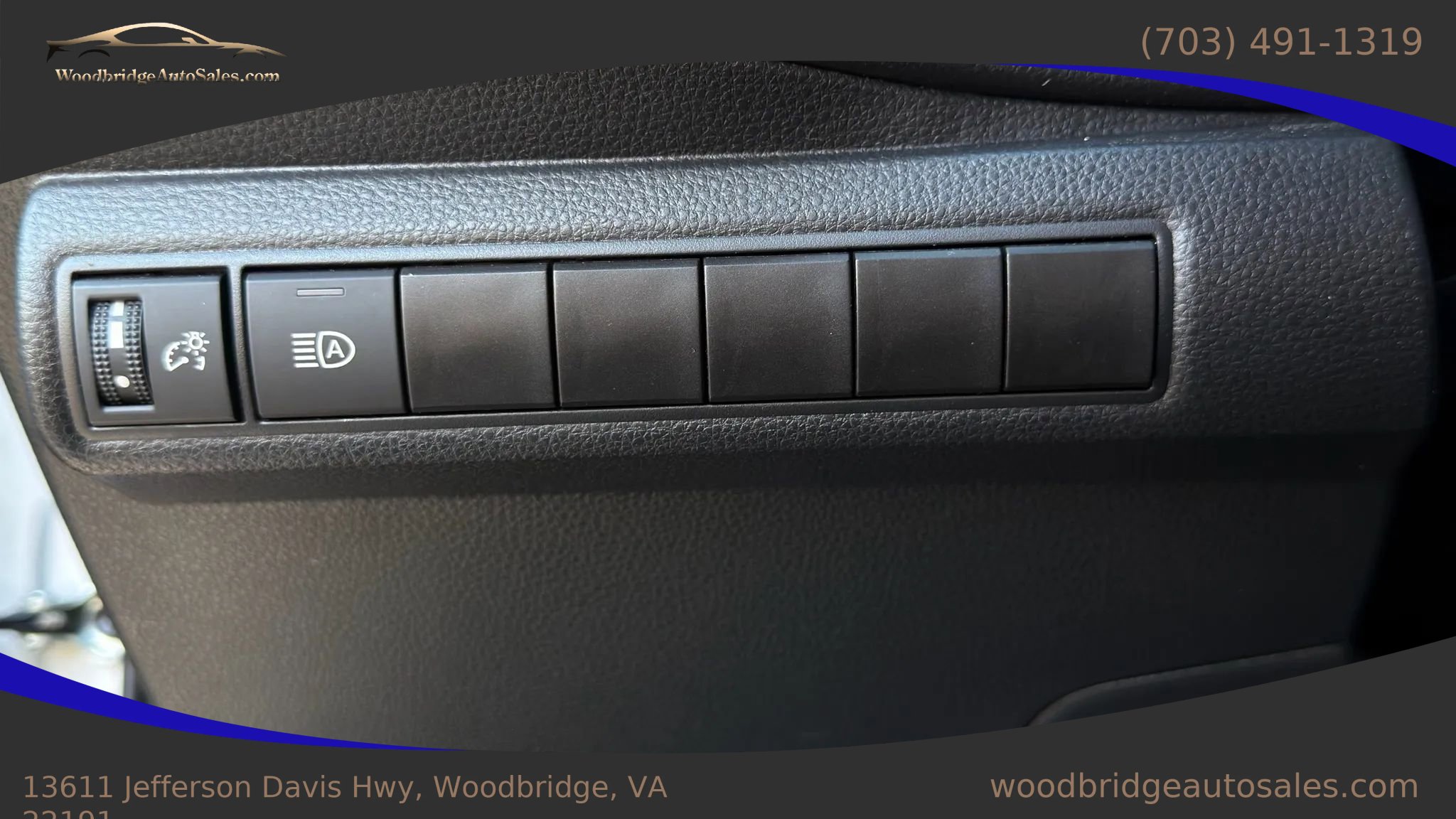 Used 2024 Toyota Corolla LE FWD image 12