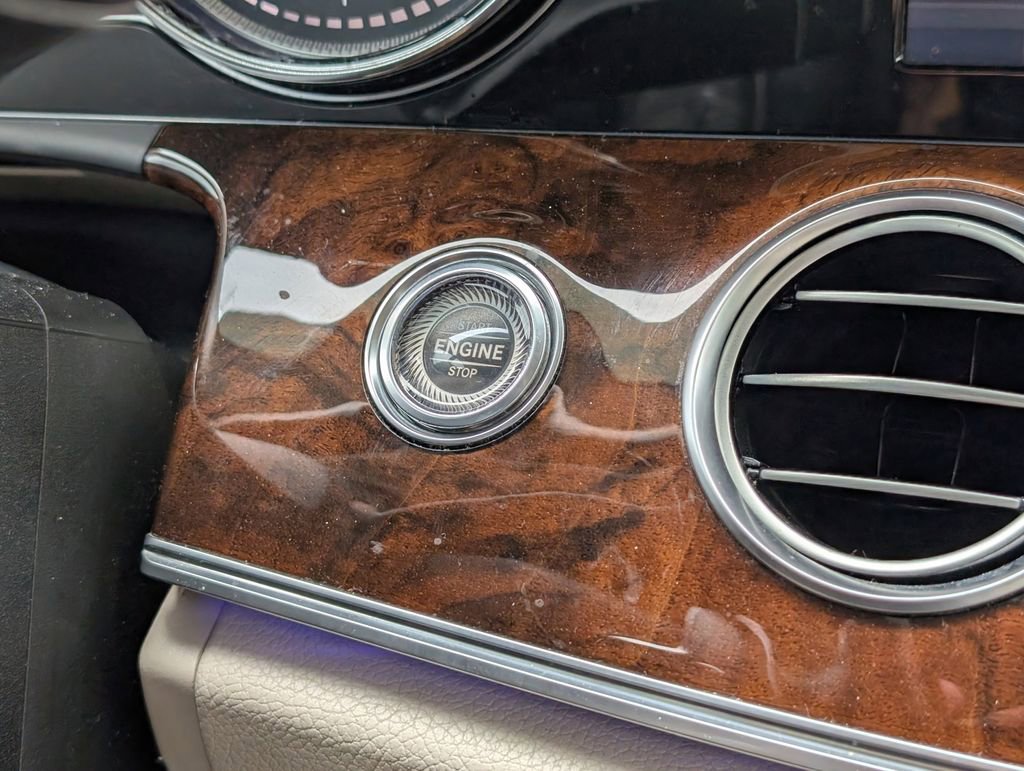 Certified 2018 Mercedes-Benz E 400 4MATIC Wagon image 17
