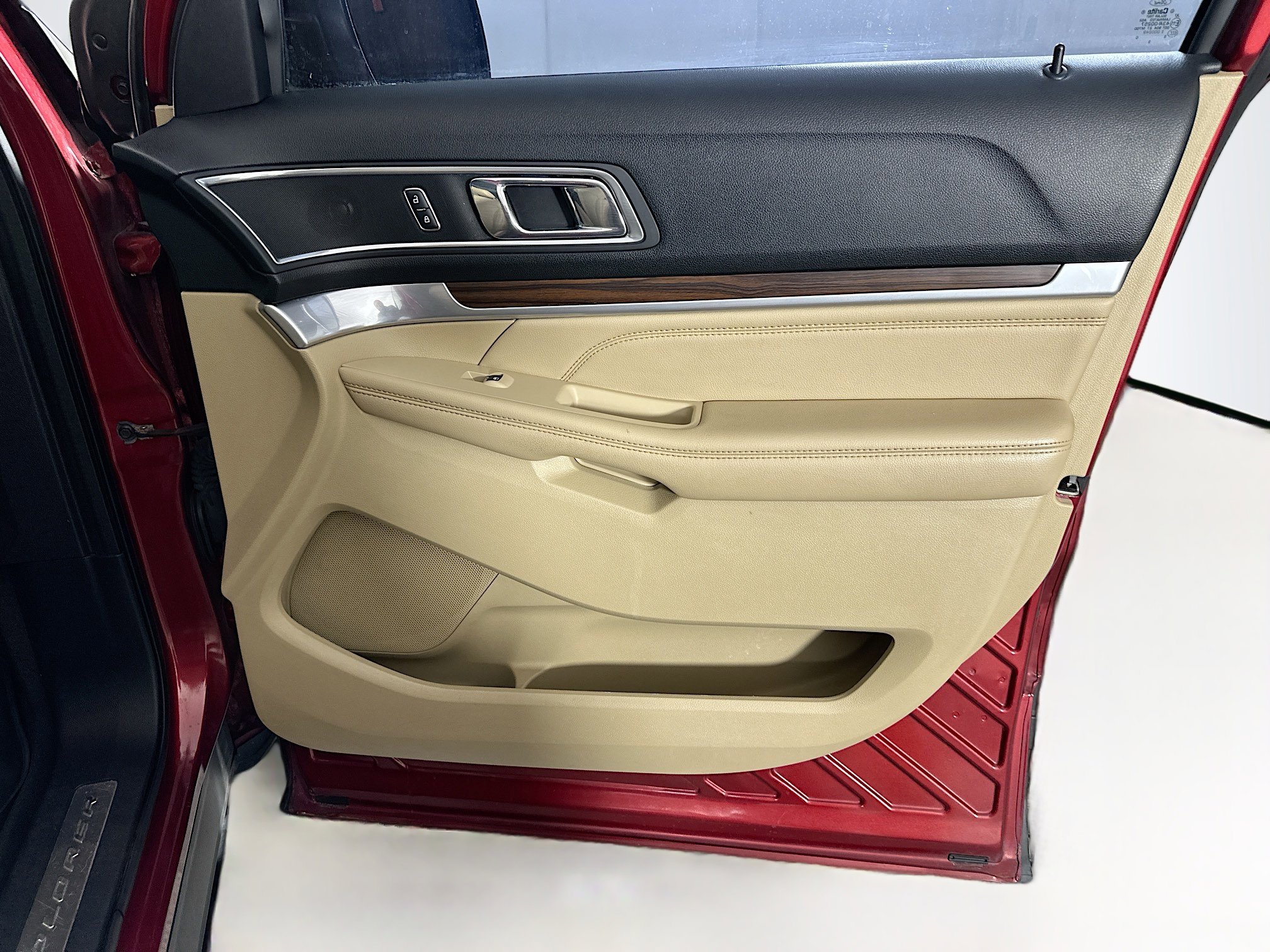 Used 2017 Ford Explorer Limited w/ Equipment Group 301A image 35