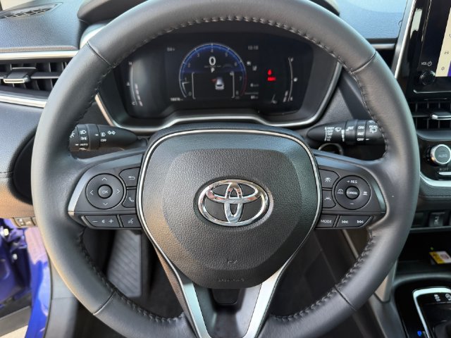 Used 2023 Toyota Corolla Cross XLE w/ Convenience Package AWD/4WD image 12