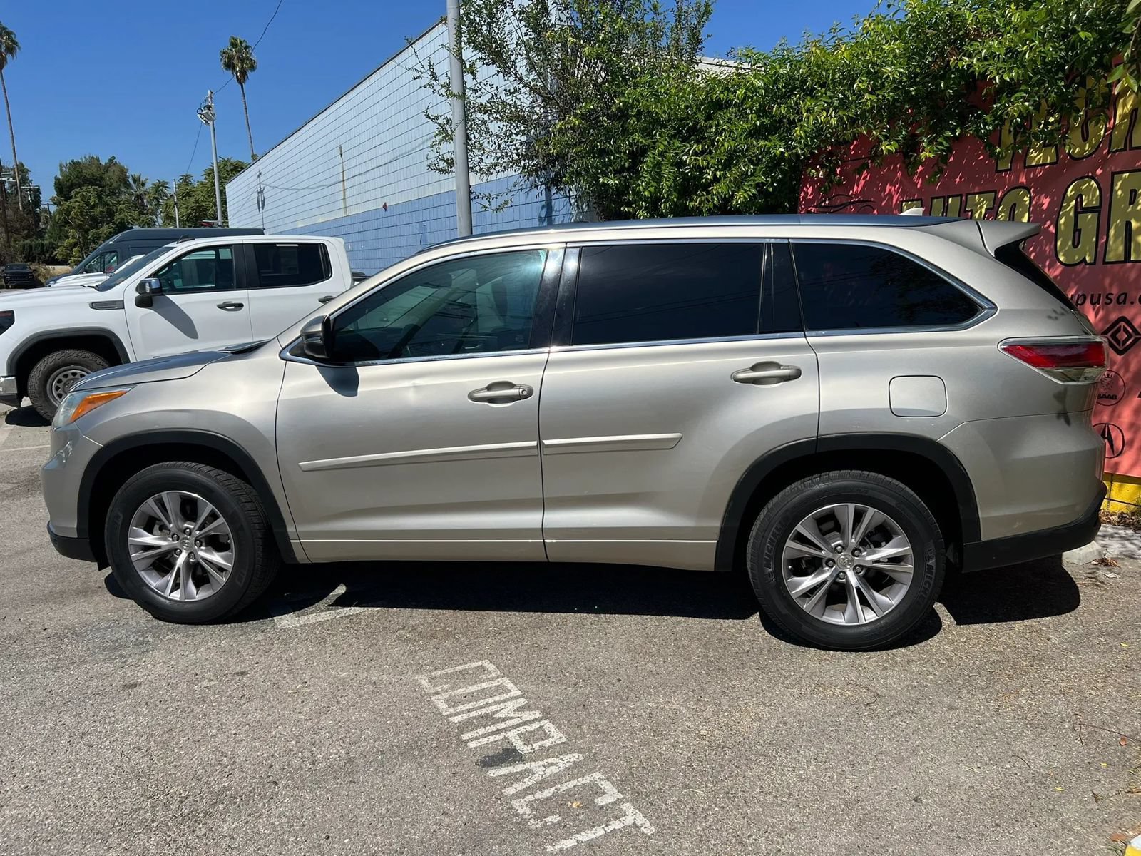 Used 2015 Toyota Highlander XLE FWD image 7