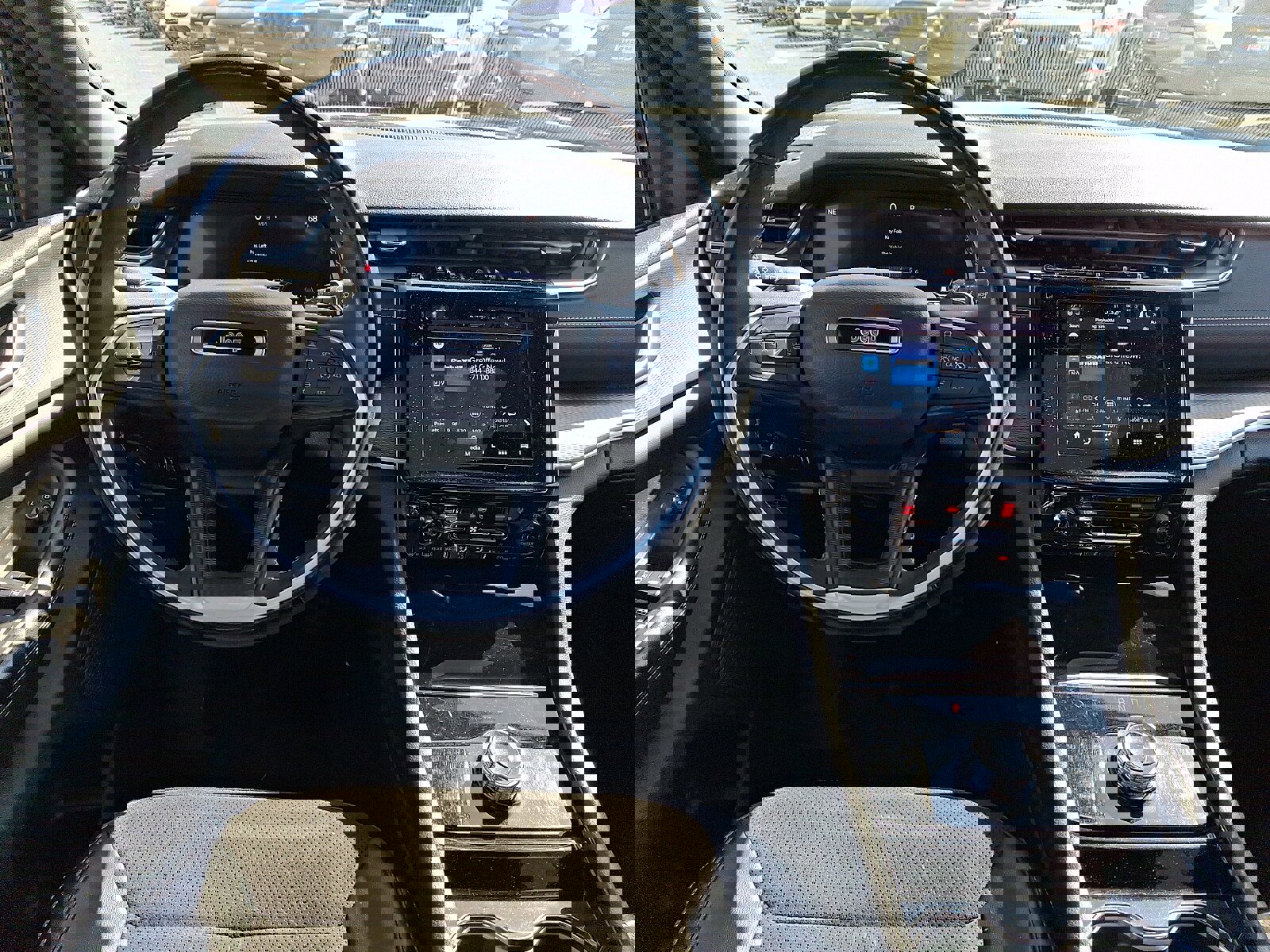 Used 2023 Jeep Grand Cherokee L Laredo image 12