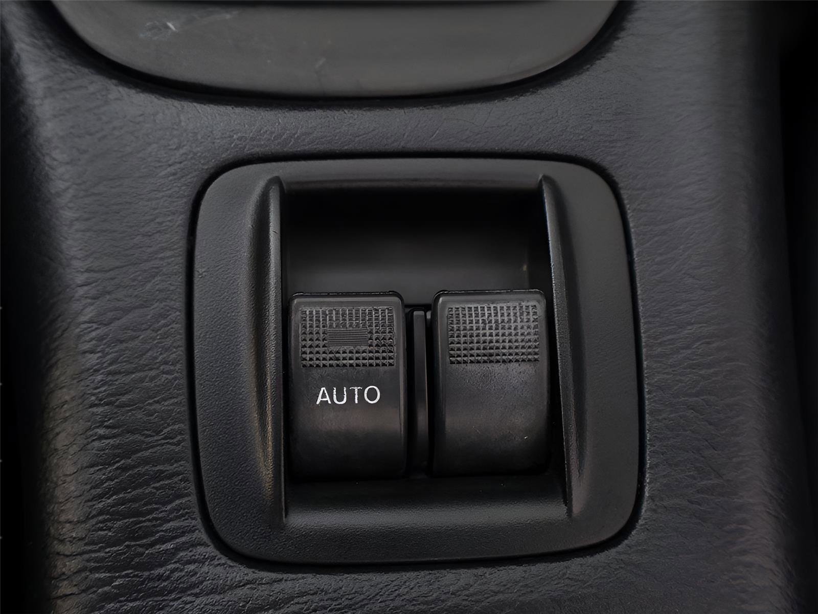 Used 2003 MAZDA MX-5 Miata image 28