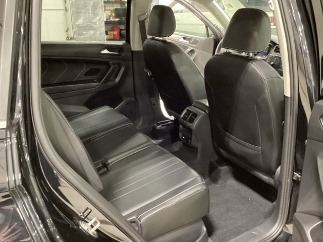 Used 2022 Volkswagen Tiguan SE image 24