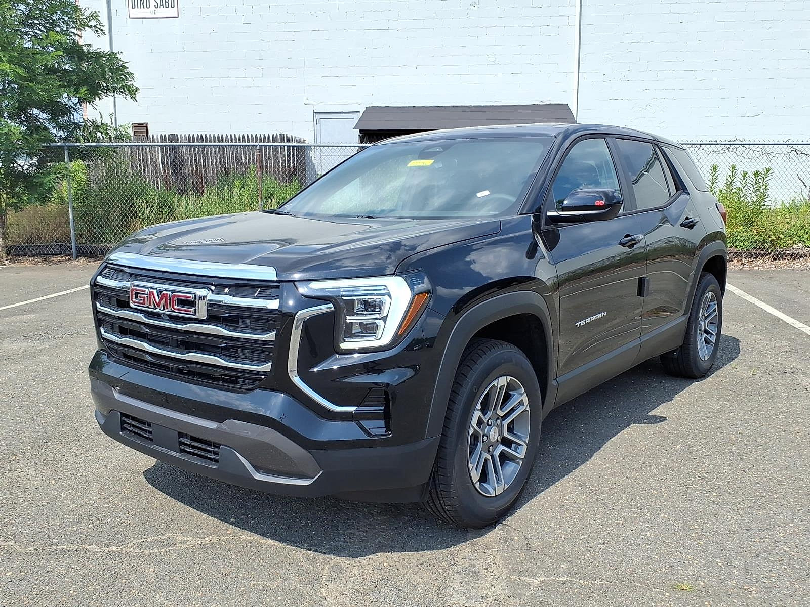 New 2026 GMC Terrain Elevation FWD image 3