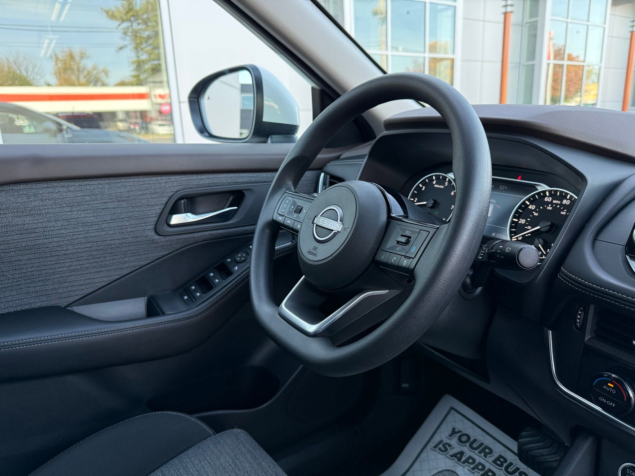 Used 2023 Nissan Rogue SV image 24