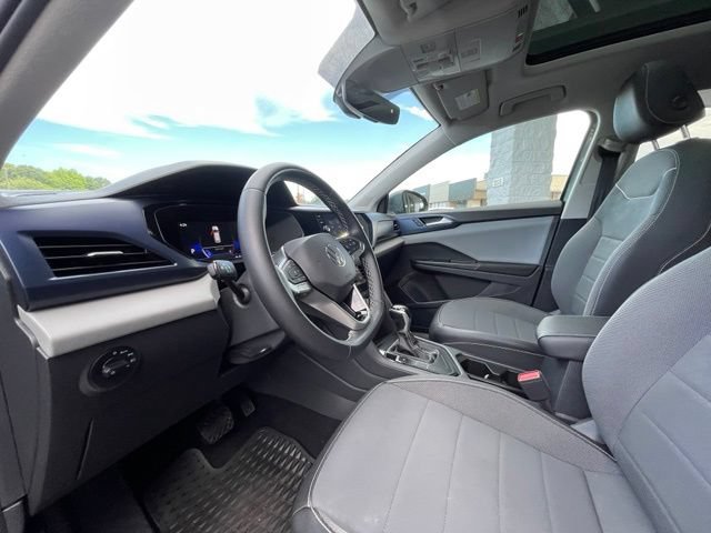 Used 2023 Volkswagen Taos SE w/ Panoramic Sunroof Package FWD image 11